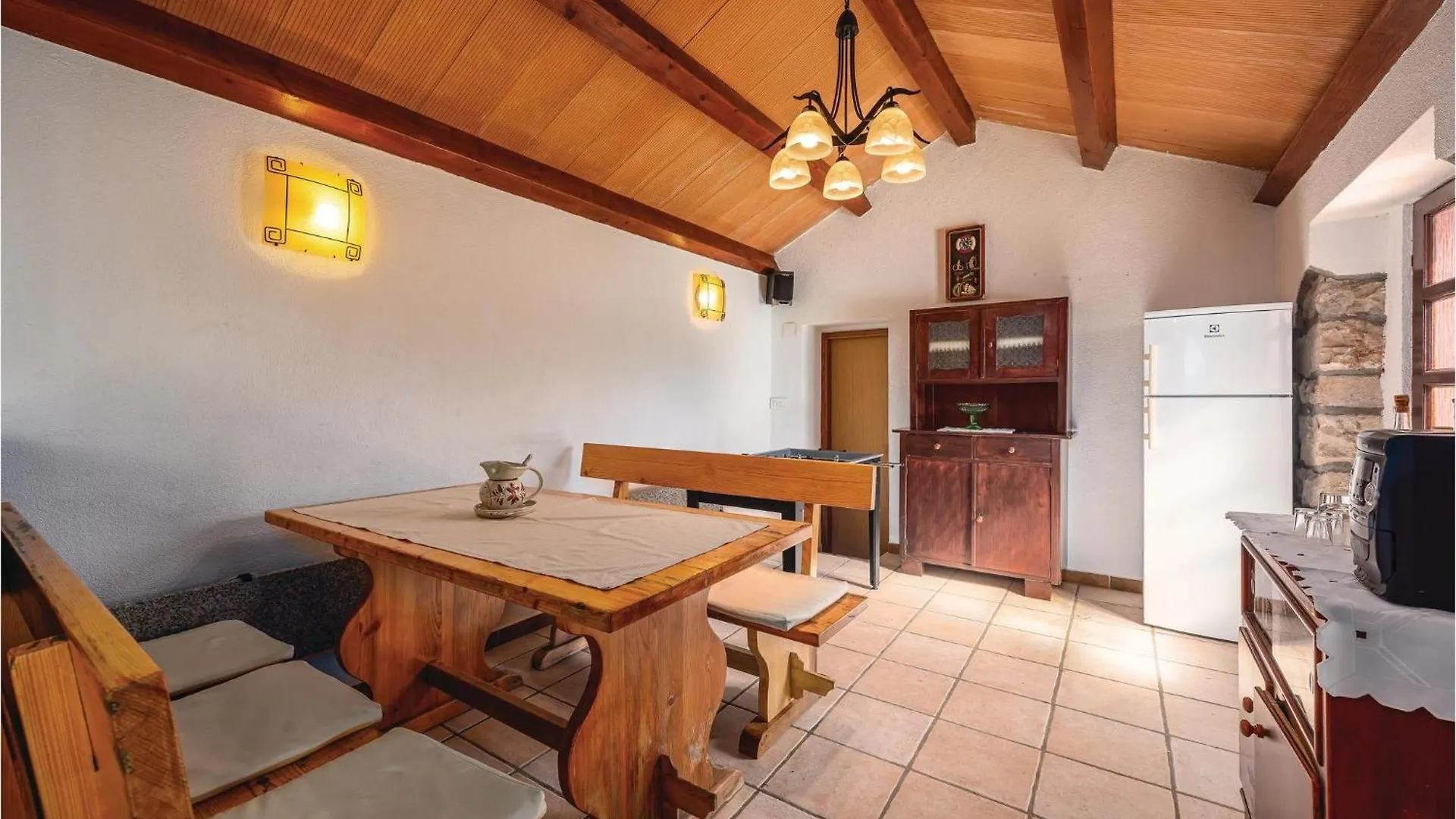 3 Bedroom Nice Home In Breg Rasa Holiday home