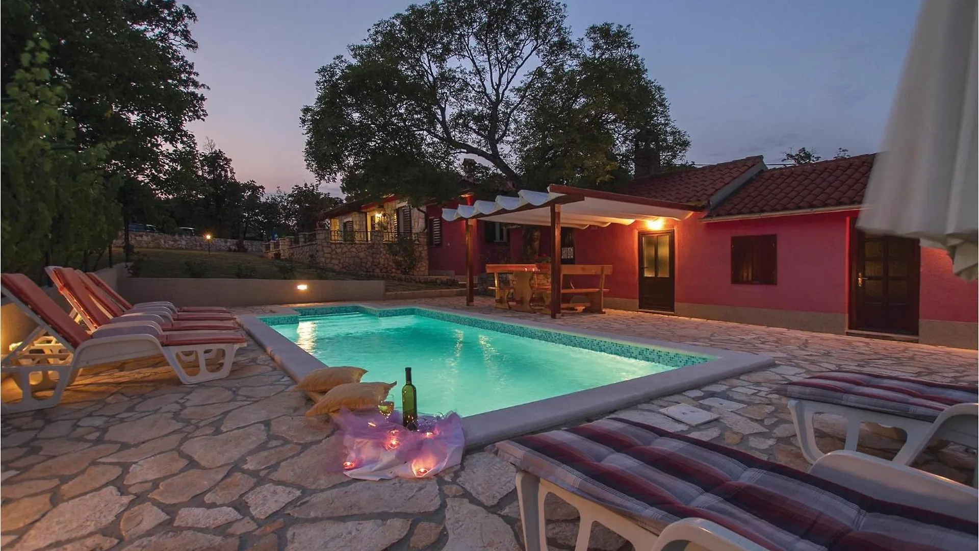 3 Bedroom Nice Home In Breg Rasa Holiday home